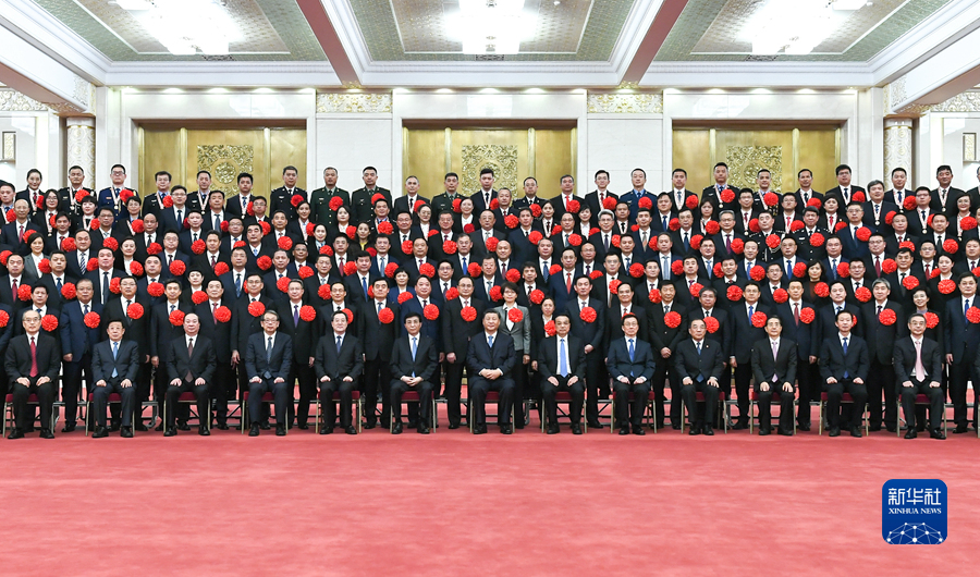 習近平會見平安中國建設表彰大會代表