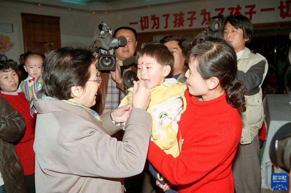 何魯麗同志遺體在京火化 習近平栗戰書汪洋等到八寶山革命公墓送別