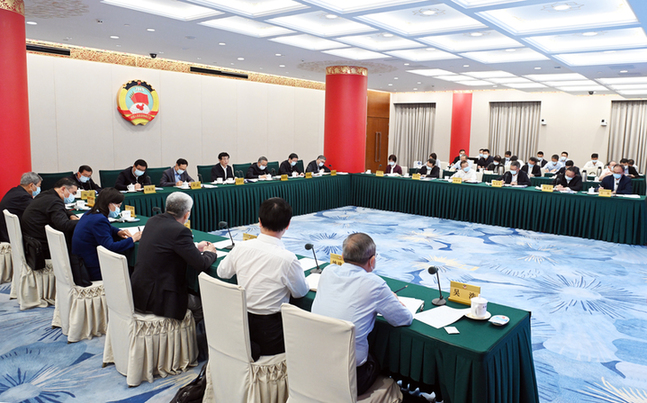 全國政協召開遠程協商會 圍繞“促進優質醫療資源擴容和區域均衡布局”協商議政 王滬寧主持 遠程協商會審定的圖片(2255498)-20230514145355