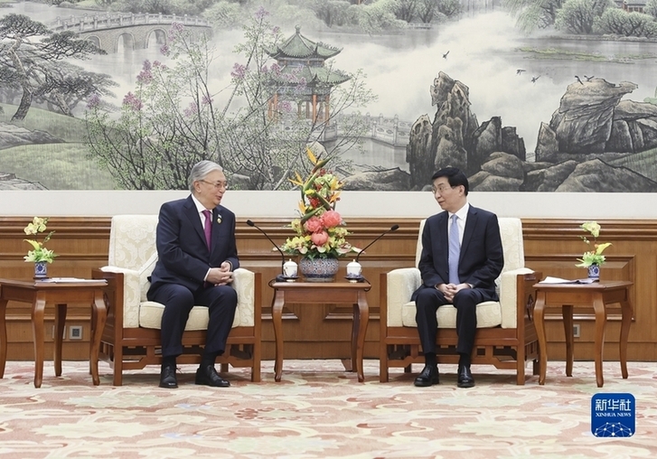 王滬寧分別會見哈薩克斯坦總統托卡耶夫、烏茲別克斯坦總統米爾濟約耶夫