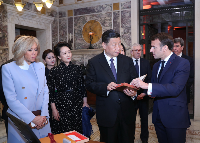 人民領袖｜“典籍守護者”習近平