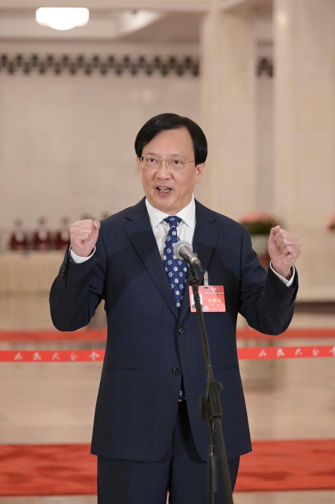 第三場(chǎng)“委員通道”集體采訪活動(dòng)舉行