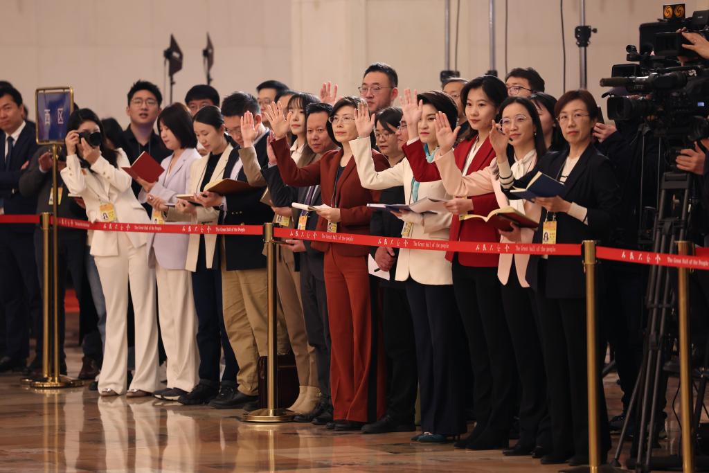 第三場(chǎng)“委員通道”集體采訪活動(dòng)舉行