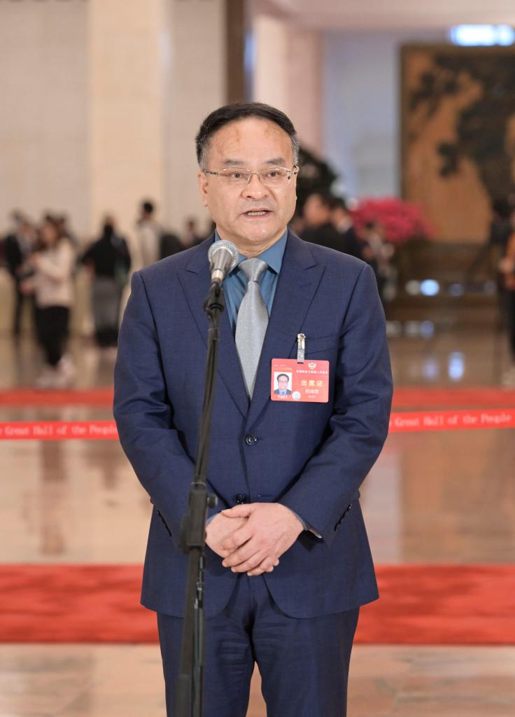 第三場(chǎng)“委員通道”集體采訪活動(dòng)舉行