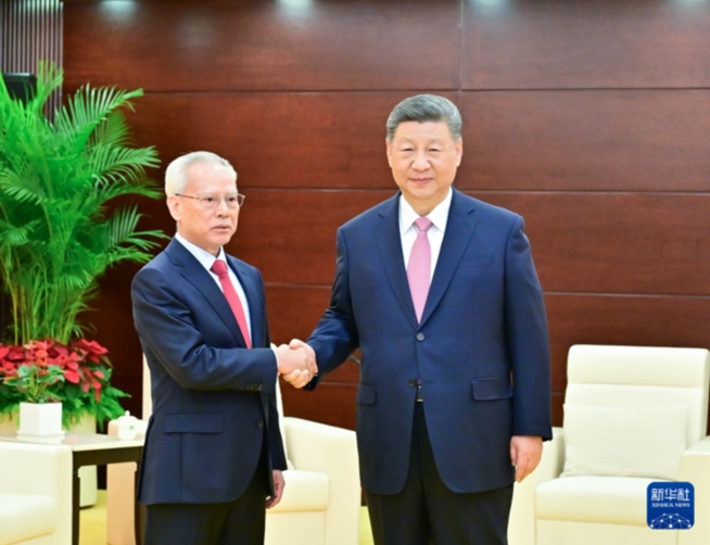 習(xí)近平會(huì)見岑浩輝