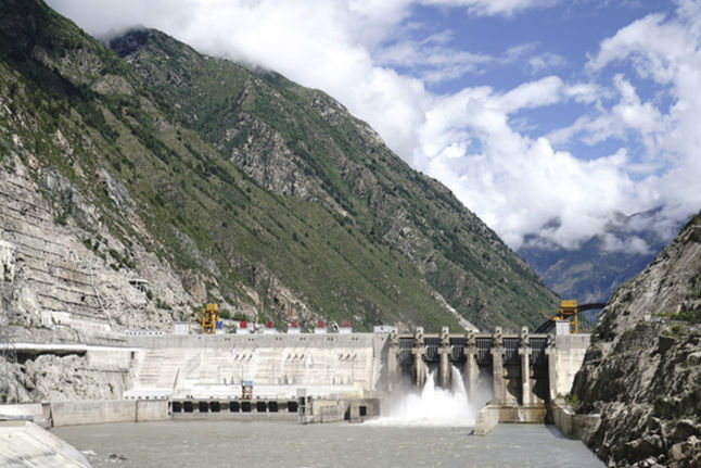 抓好“四件大事” 譜寫高原新篇