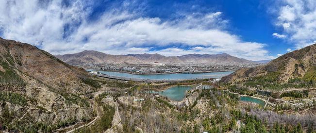 抓好“四件大事” 譜寫高原新篇