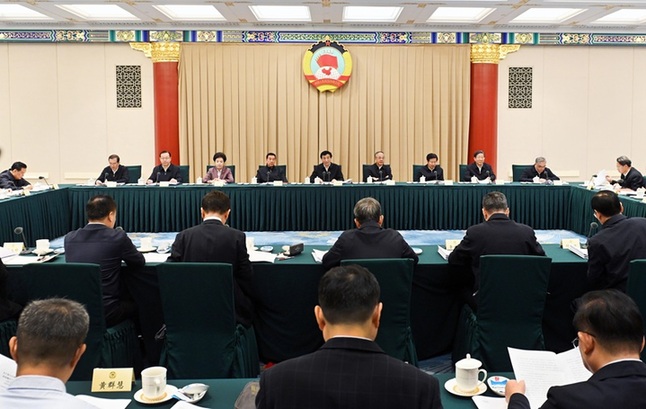 全國政協(xié)召開雙周協(xié)商座談會 圍繞加大區(qū)域戰(zhàn)略實施力度、深化地區(qū)產(chǎn)業(yè)協(xié)作協(xié)商議政 王滬寧主持