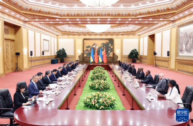 習近平會見盧旺達總統卡加梅