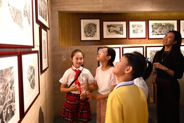 以習(xí)近平同志為核心的黨中央推動(dòng)鑄牢中華民族共同體意識(shí)紀(jì)實(shí)