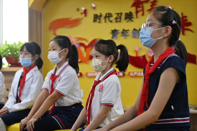 努力鑄就新時代文藝高峰——以習近平同志為核心的黨中央引領新時代文藝繁榮發展紀實