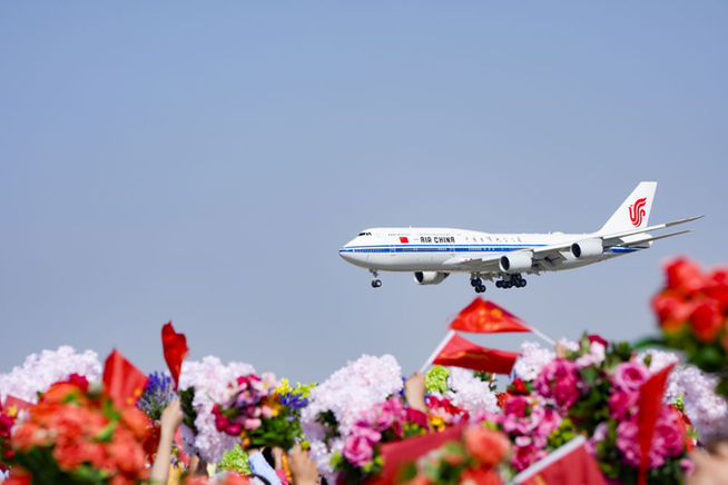 “開創新疆更加美好的明天”——習近平總書記率中央代表團出席新疆維吾爾自治區成立70周年慶祝活動紀實