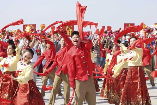 “開創新疆更加美好的明天”——習近平總書記率中央代表團出席新疆維吾爾自治區成立70周年慶祝活動紀實