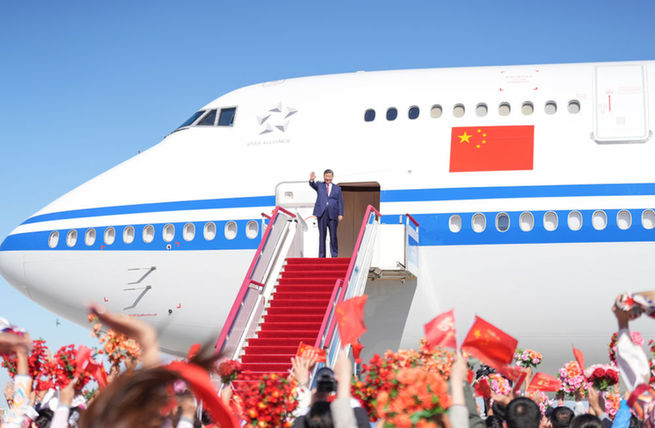 “開創新疆更加美好的明天”——習近平總書記率中央代表團出席新疆維吾爾自治區成立70周年慶祝活動紀實